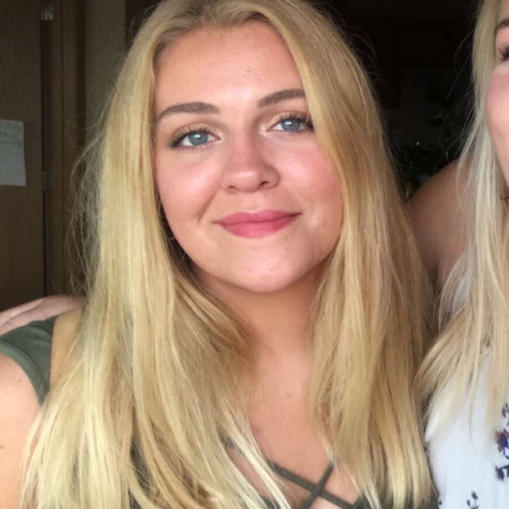 Meet your Posher, Caity